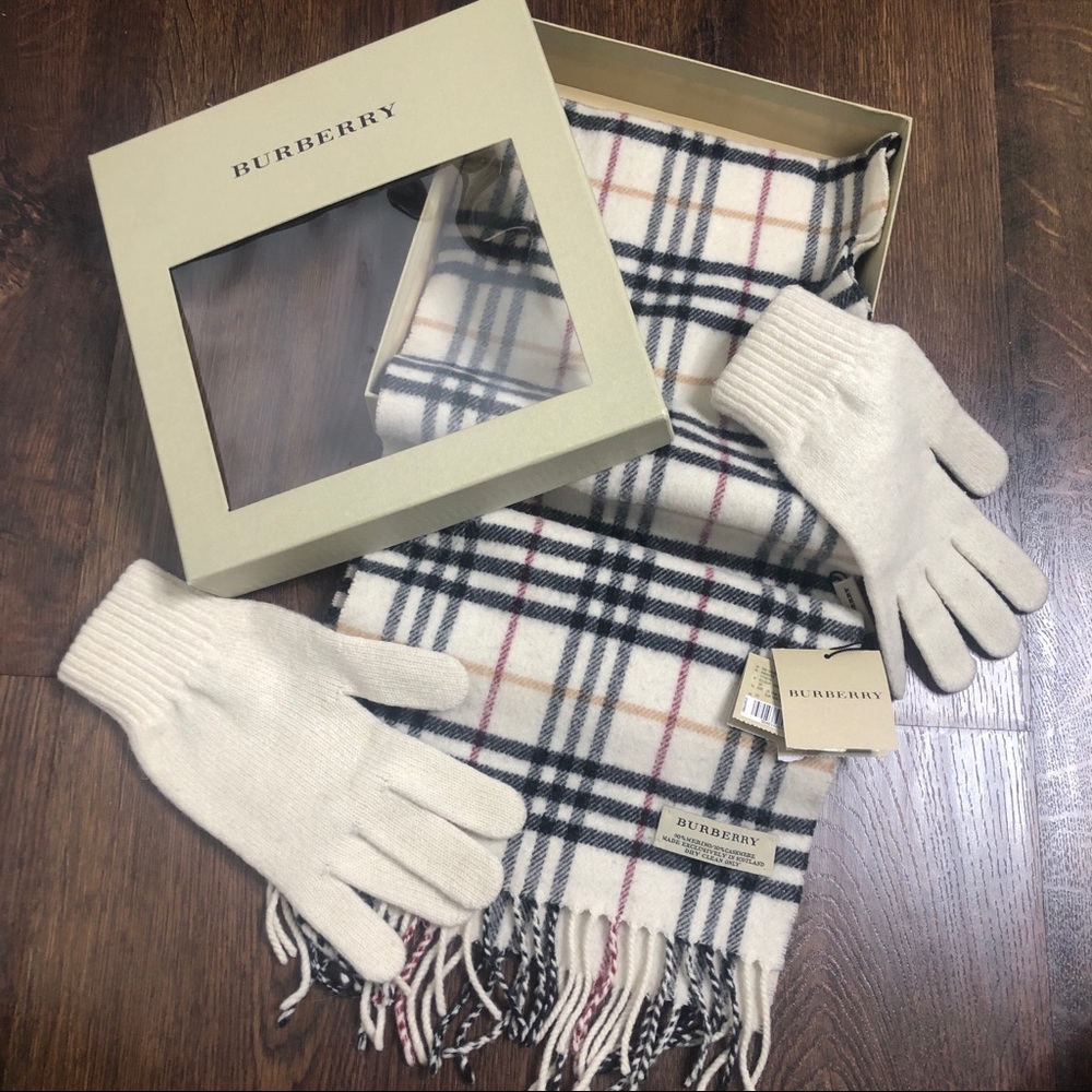 COPY - Burberry Scarf Glove Nova Check Box Set Wool Cashmere Signature Print Wa…